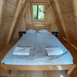 Bella Veselova Apartman *